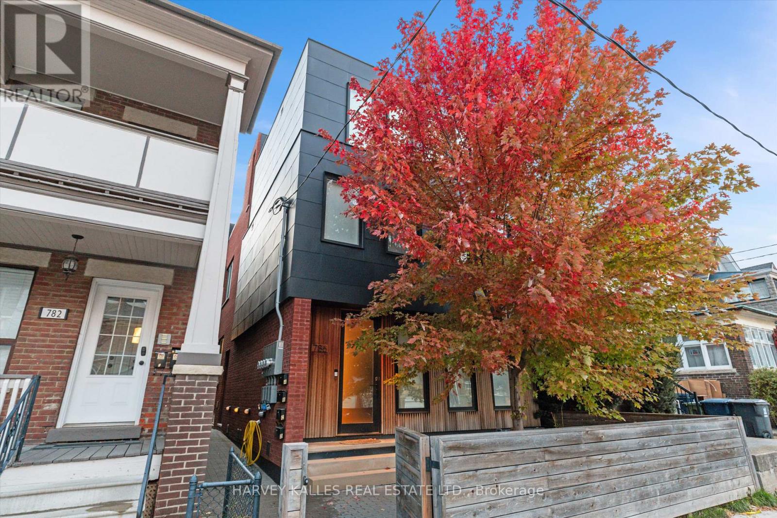 D - 786 Ossington Avenue, Toronto, Ontario  M6G 3V1 - Photo 24 - W12485619