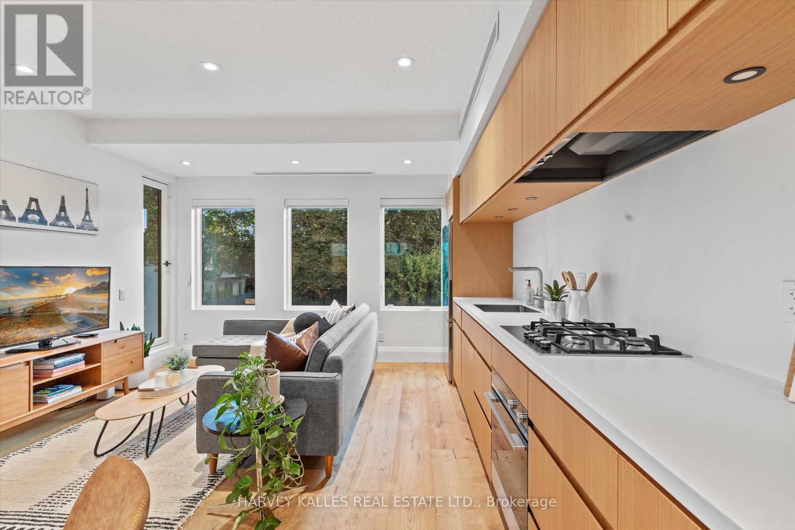 D - 786 Ossington Avenue, Toronto, Ontario  M6G 3V1 - Photo 3 - W12485619