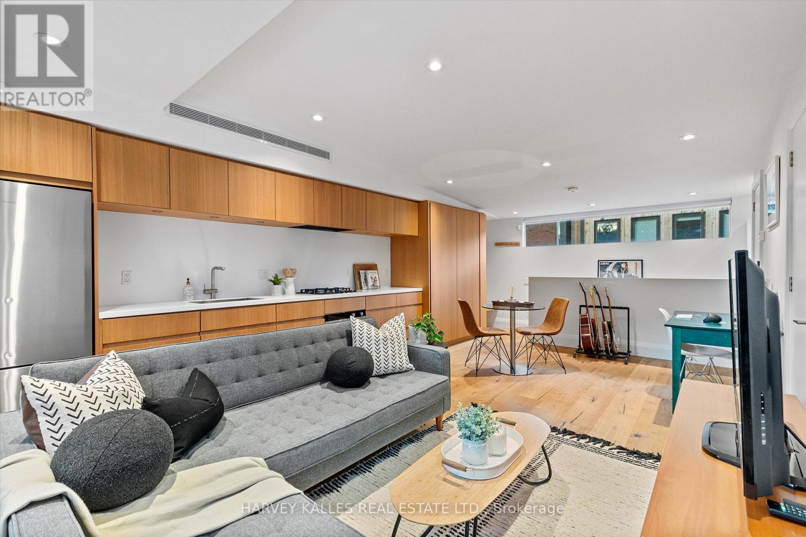 D - 786 Ossington Avenue, Toronto, Ontario  M6G 3V1 - Photo 7 - W12485619