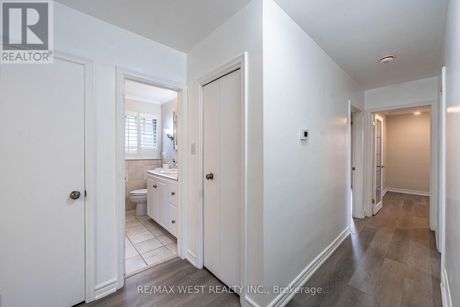 132 Meadowbank Road, Toronto, Ontario  M9B 5E4 - Photo 11 - W12485620