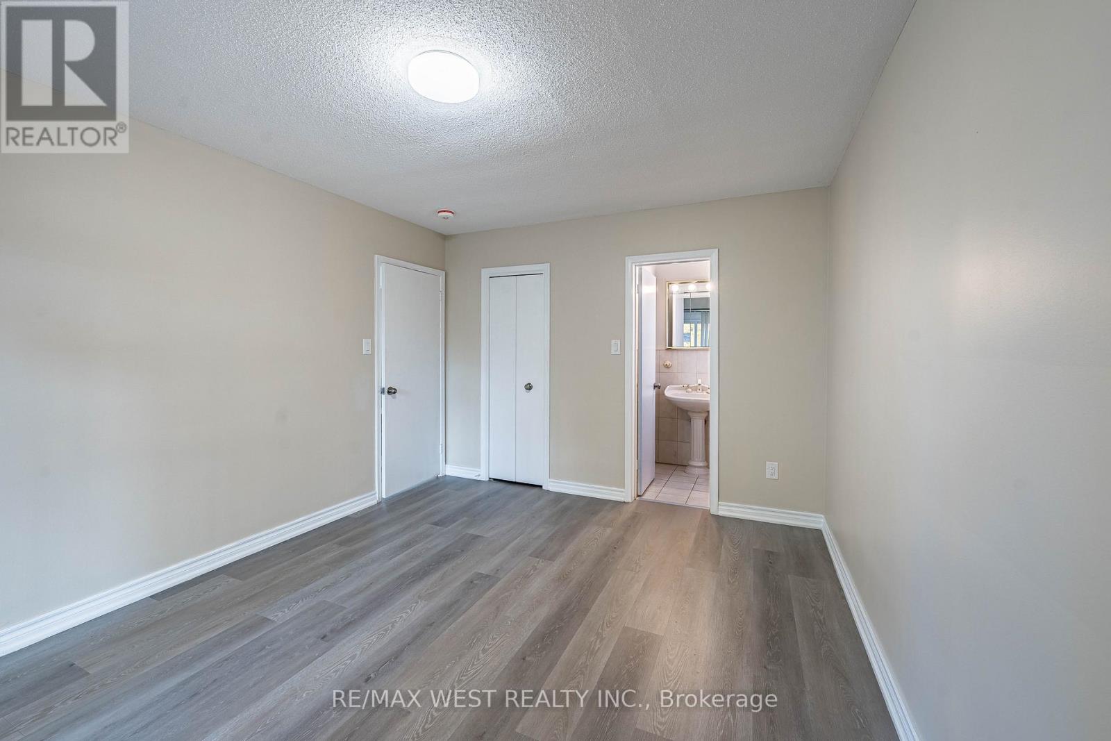 132 Meadowbank Road, Toronto, Ontario  M9B 5E4 - Photo 14 - W12485620