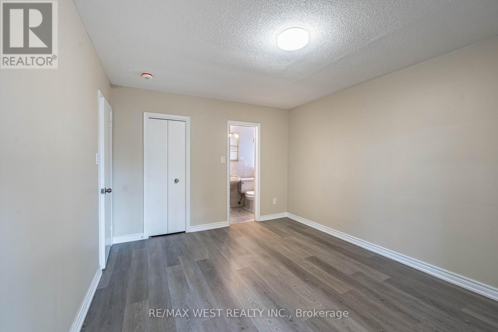 132 Meadowbank Road, Toronto, Ontario  M9B 5E4 - Photo 15 - W12485620