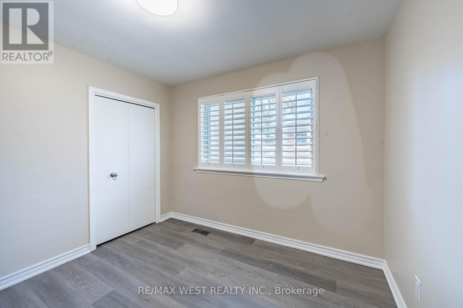 132 Meadowbank Road, Toronto, Ontario  M9B 5E4 - Photo 18 - W12485620