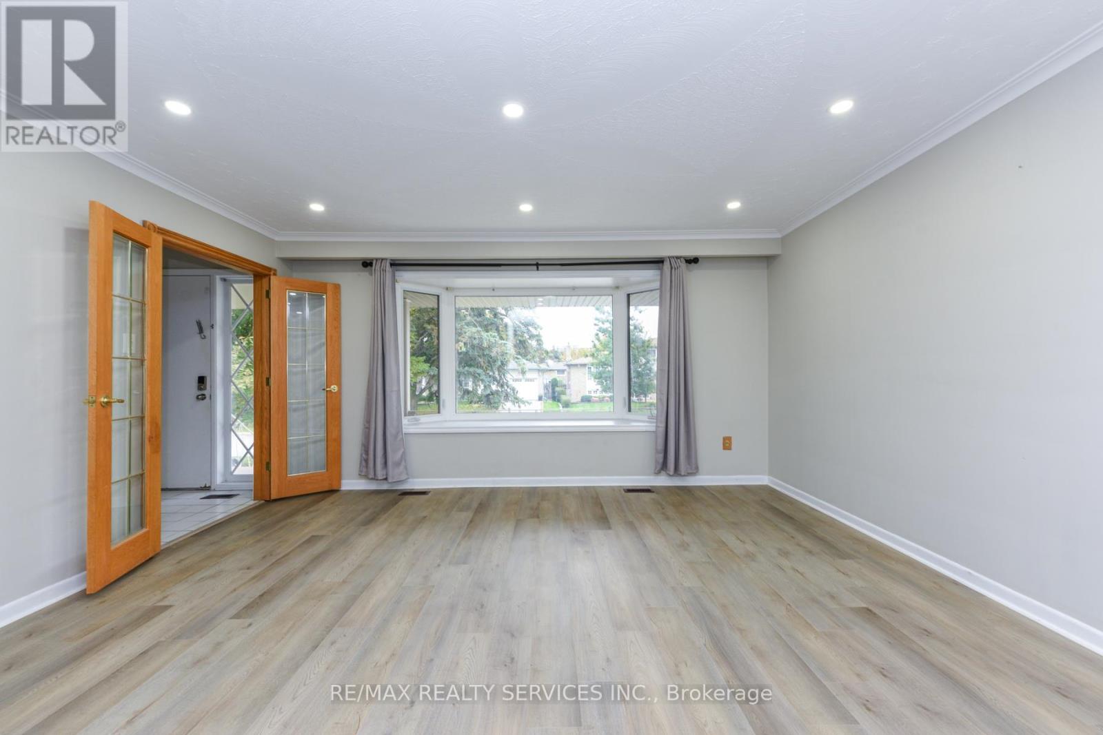 91 Ambleside Drive, Brampton, Ontario  L6Y 1C1 - Photo 11 - W12485624