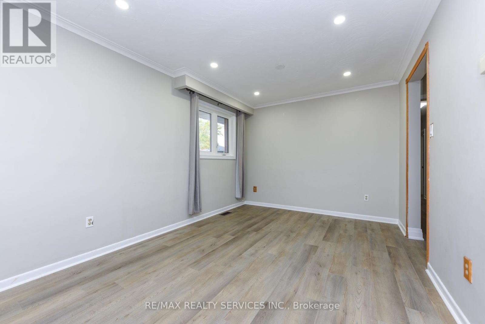 91 Ambleside Drive, Brampton, Ontario  L6Y 1C1 - Photo 12 - W12485624