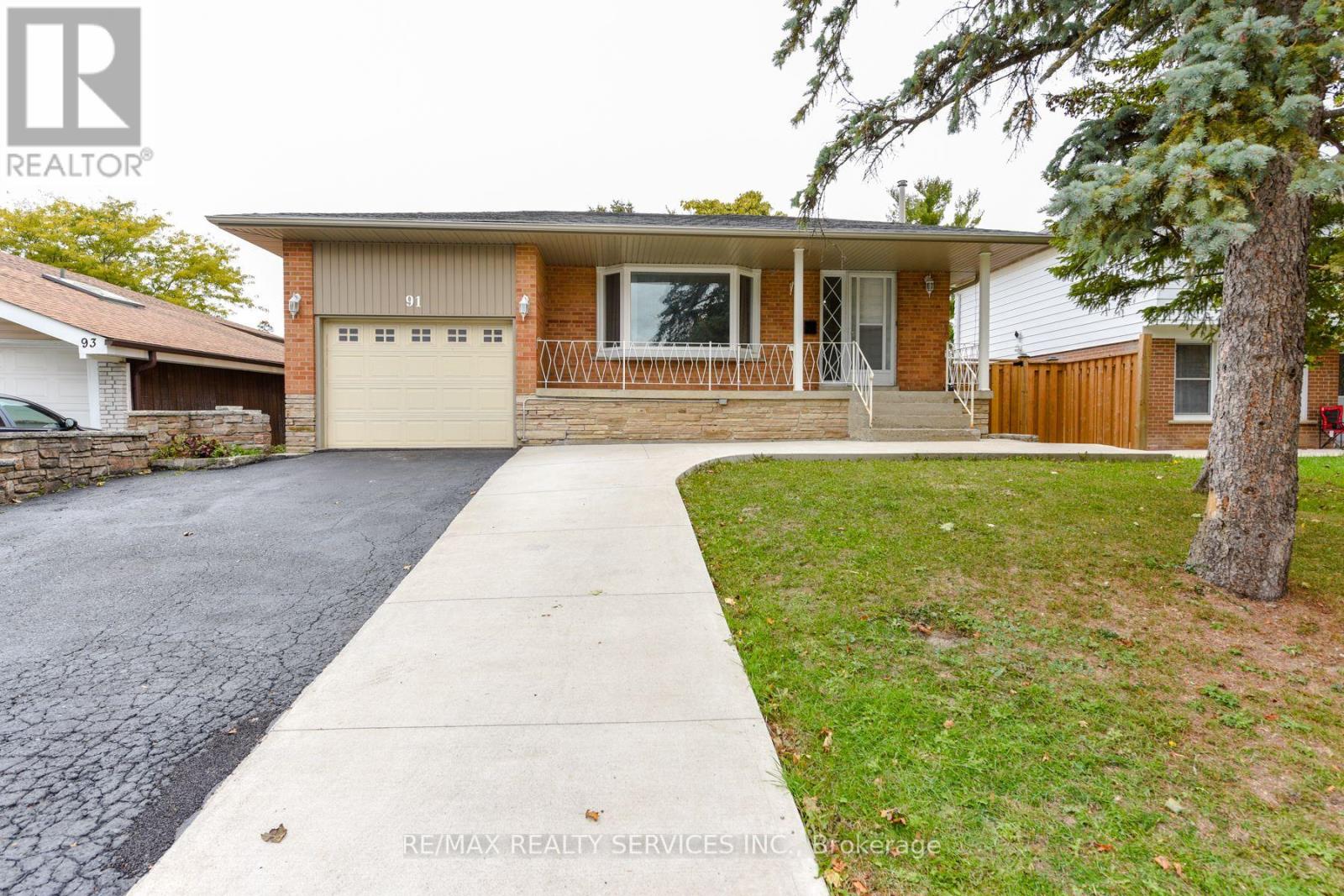 91 Ambleside Drive, Brampton, Ontario  L6Y 1C1 - Photo 2 - W12485624