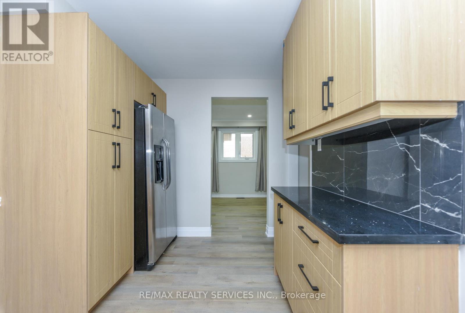 91 Ambleside Drive, Brampton, Ontario  L6Y 1C1 - Photo 24 - W12485624