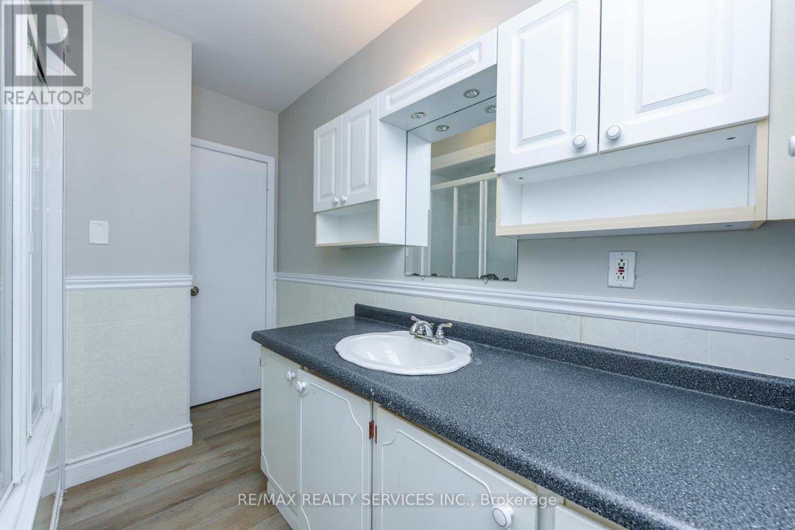 91 Ambleside Drive, Brampton, Ontario  L6Y 1C1 - Photo 27 - W12485624