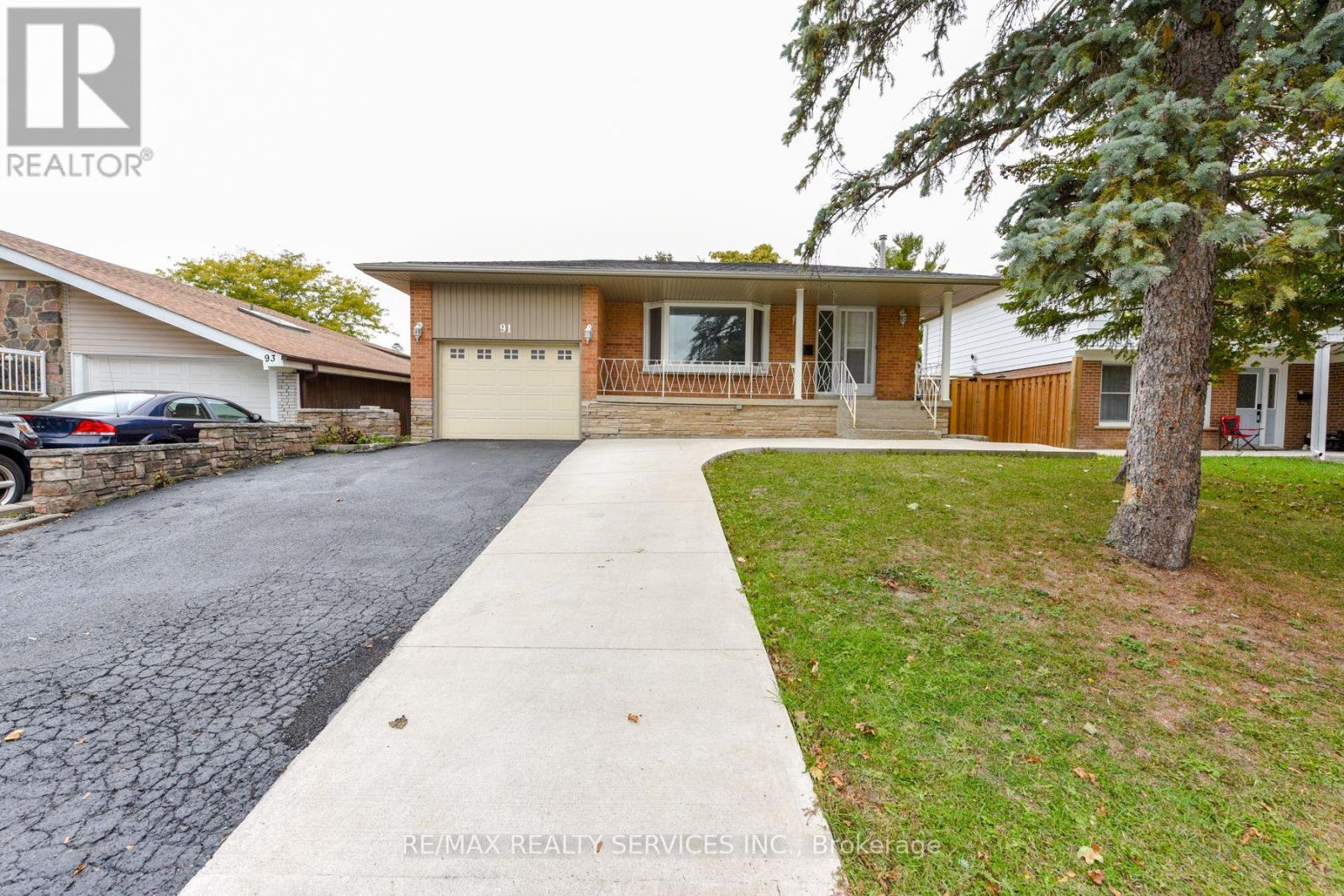 91 Ambleside Drive, Brampton, Ontario  L6Y 1C1 - Photo 3 - W12485624