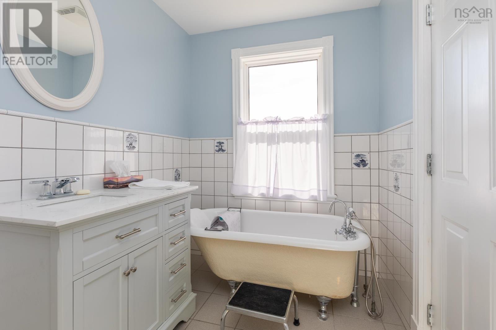 39 Brunswick Street, Yarmouth, Nova Scotia  B5A 2E7 - Photo 31 - 202526748