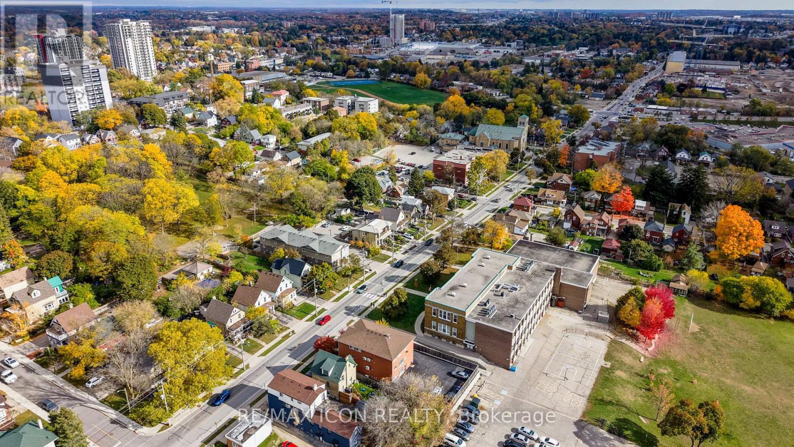 138 Courtland Avenue E, Kitchener, Ontario  N2G 2V1 - Photo 9 - X12485573