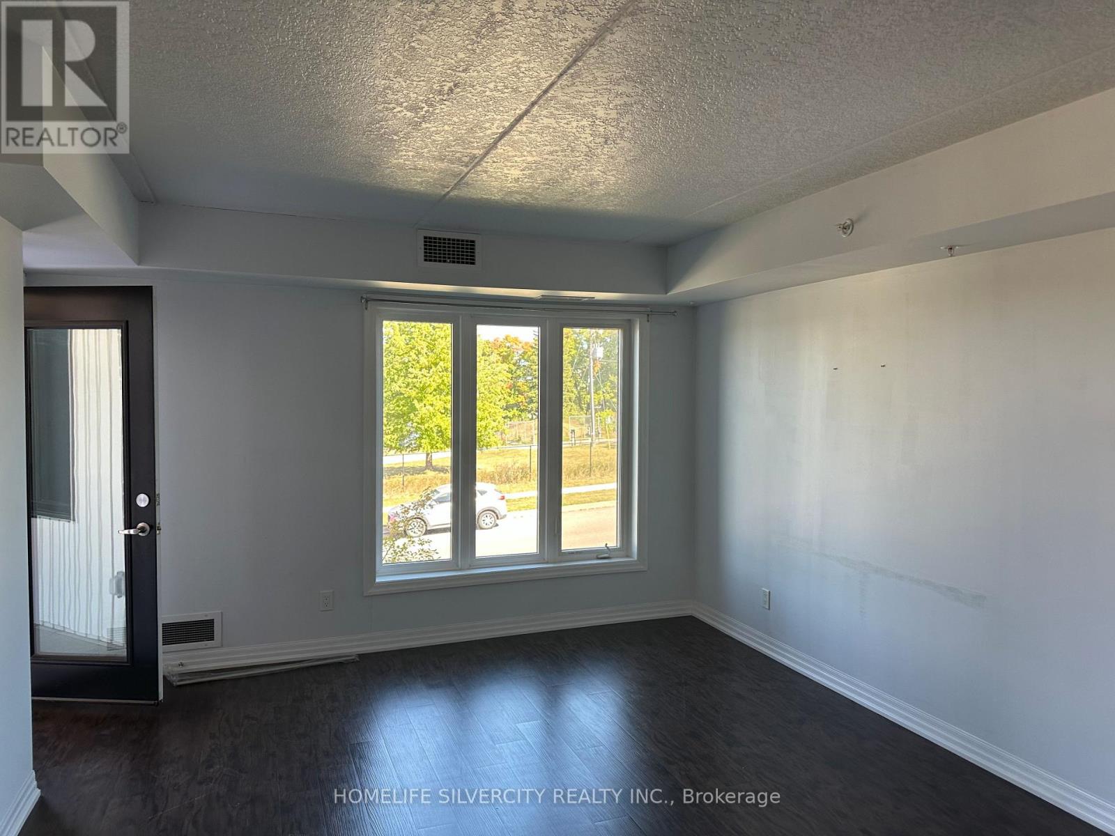 206 - 104 Summit Ridge Drive, Guelph, Ontario  N1E 0R5 - Photo 4 - X12485603