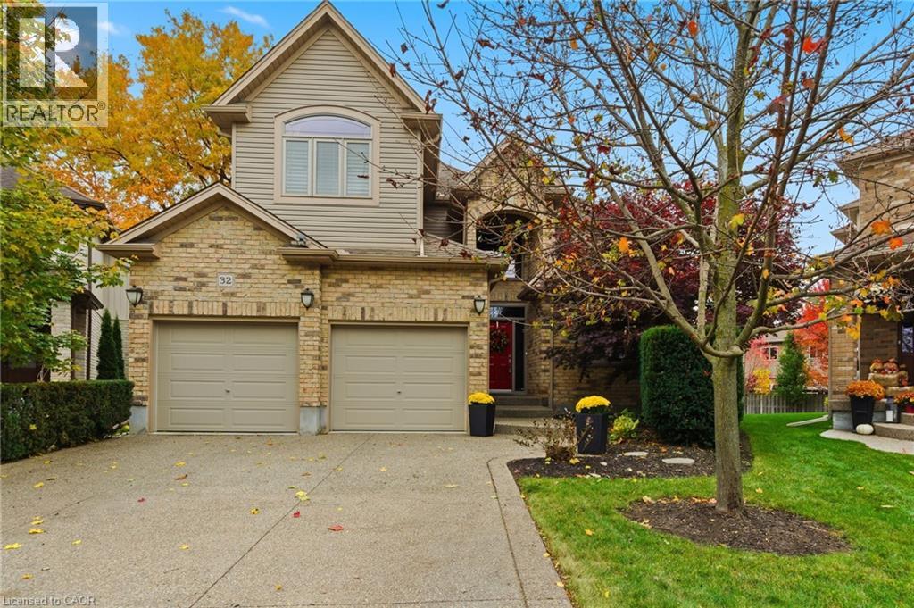 32 HINRICHS Crescent, Cambridge, Ontario