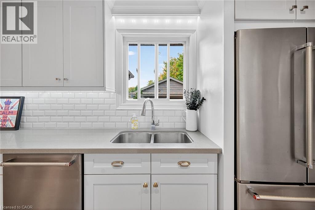 940 Hazel Street, Burlington, Ontario  L7R 3X3 - Photo 14 - 40782256