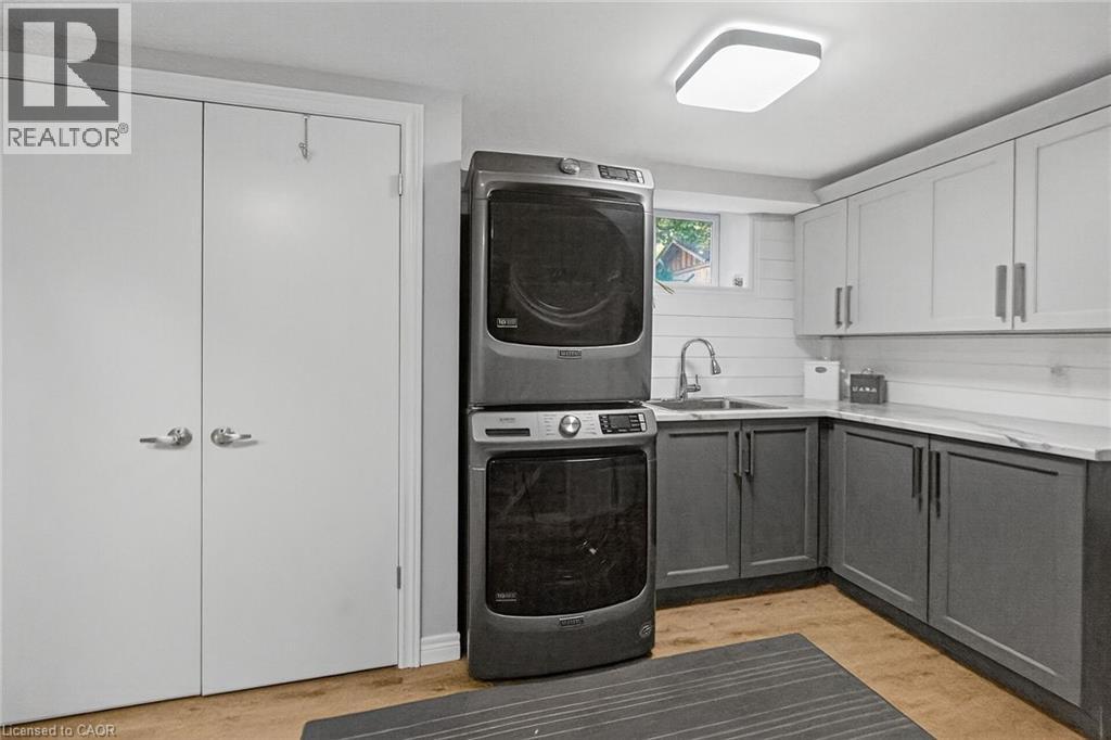 940 Hazel Street, Burlington, Ontario  L7R 3X3 - Photo 38 - 40782256