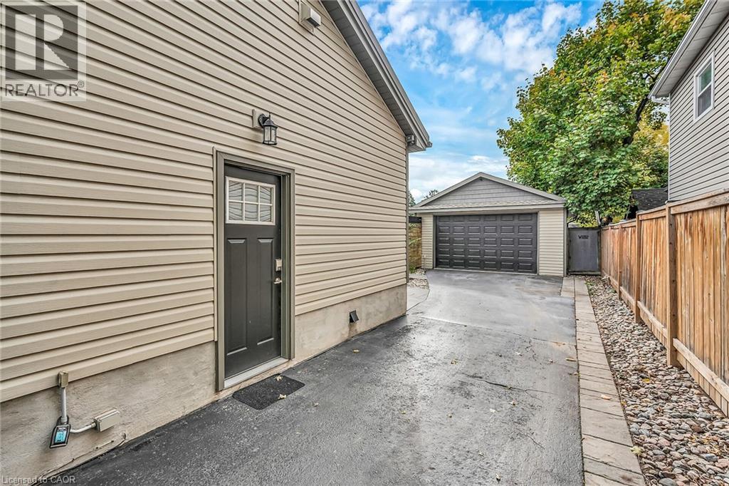 940 Hazel Street, Burlington, Ontario  L7R 3X3 - Photo 39 - 40782256