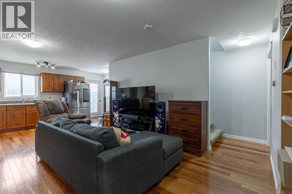 168 3 Street W, Cardston, Alberta  T0K 0K0 - Photo 5 - A2265749