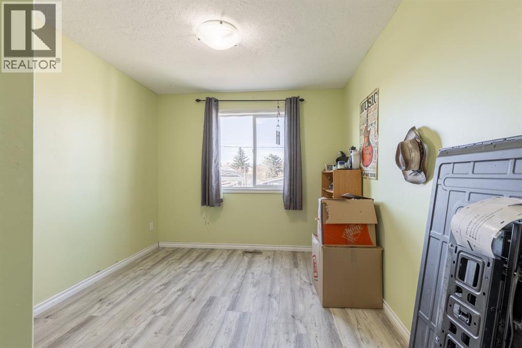 168 3 Street W, Cardston, Alberta  T0K 0K0 - Photo 15 - A2265749