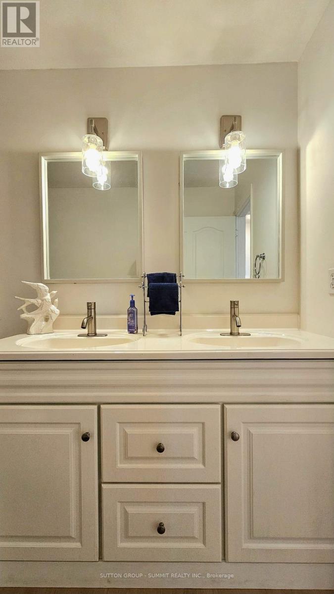 2529 Trondheim Crescent, Mississauga, Ontario  L5N 1P3 - Photo 17 - W12485403