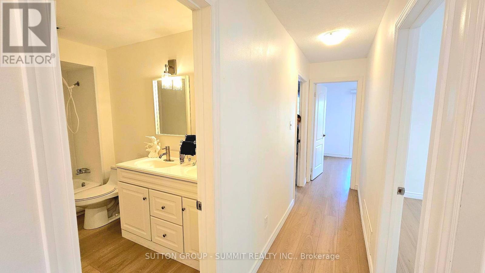 2529 Trondheim Crescent, Mississauga, Ontario  L5N 1P3 - Photo 19 - W12485403