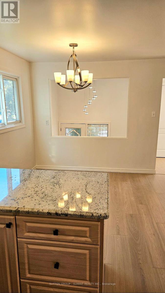 2529 Trondheim Crescent, Mississauga, Ontario  L5N 1P3 - Photo 6 - W12485403