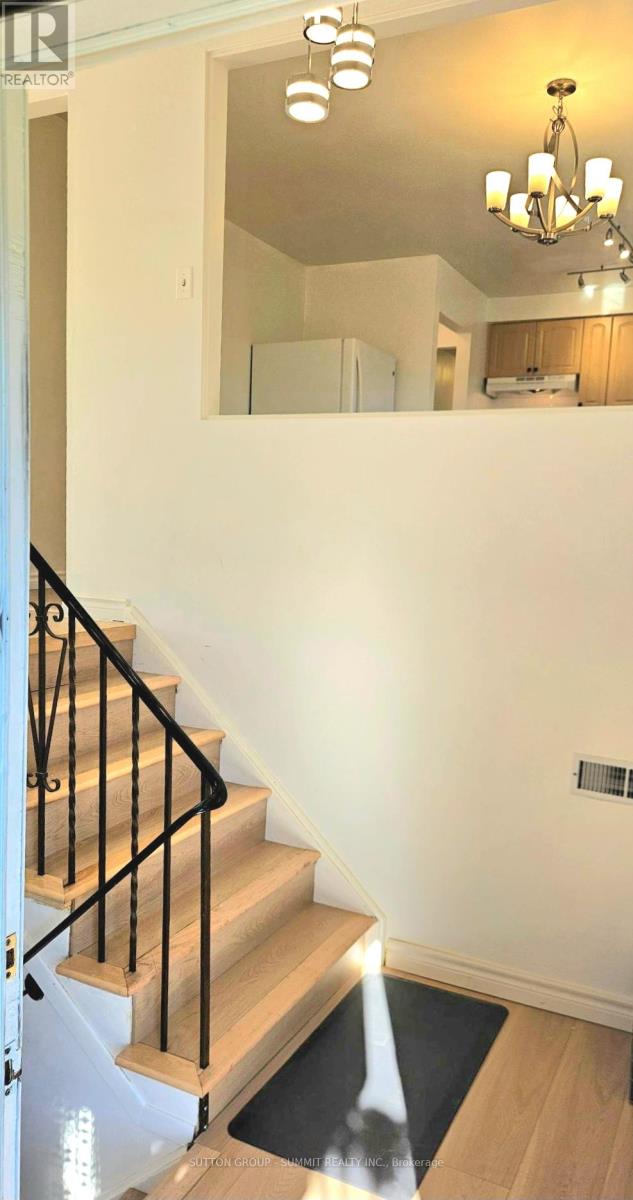 2529 Trondheim Crescent, Mississauga, Ontario  L5N 1P3 - Photo 21 - W12485403