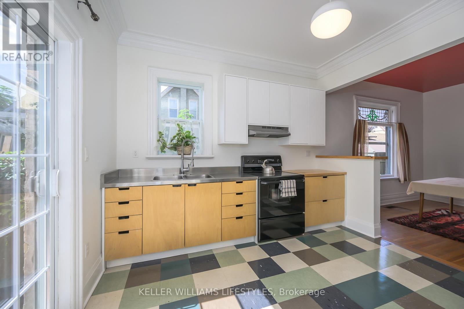 753 Lorne Avenue, London East, Ontario  N5W 3K9 - Photo 2 - X12485789