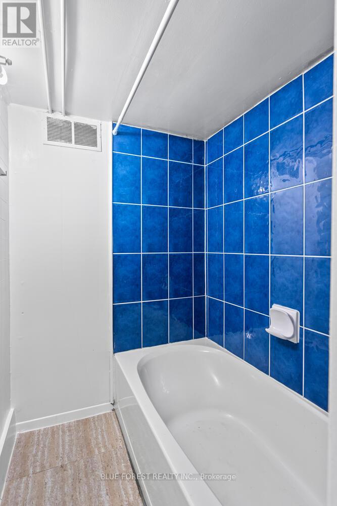 623 Dufferin Avenue, London East (East G), Ontario  N5W 3J8 - Photo 35 - X12485840