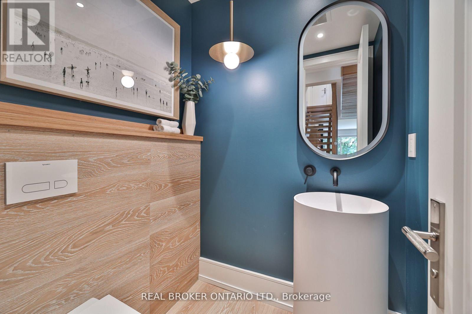 444 Roxton Road, Toronto, Ontario  M6G 3R4 - Photo 12 - C12485682