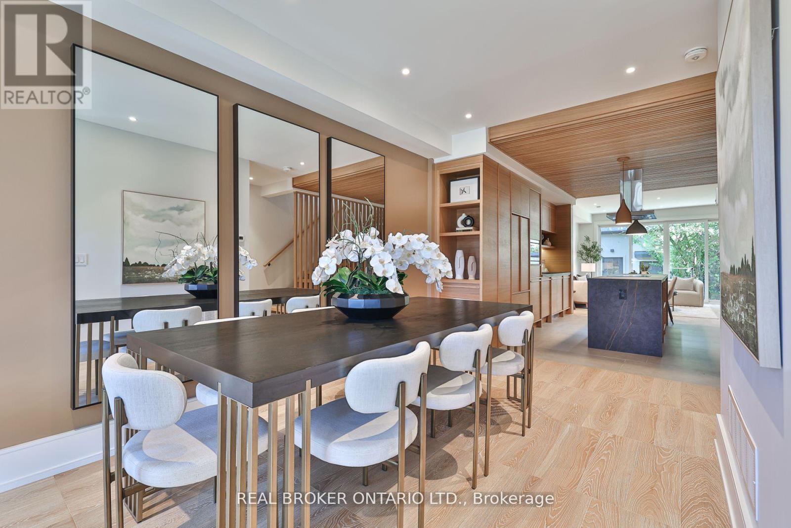 444 Roxton Road, Toronto, Ontario  M6G 3R4 - Photo 3 - C12485682