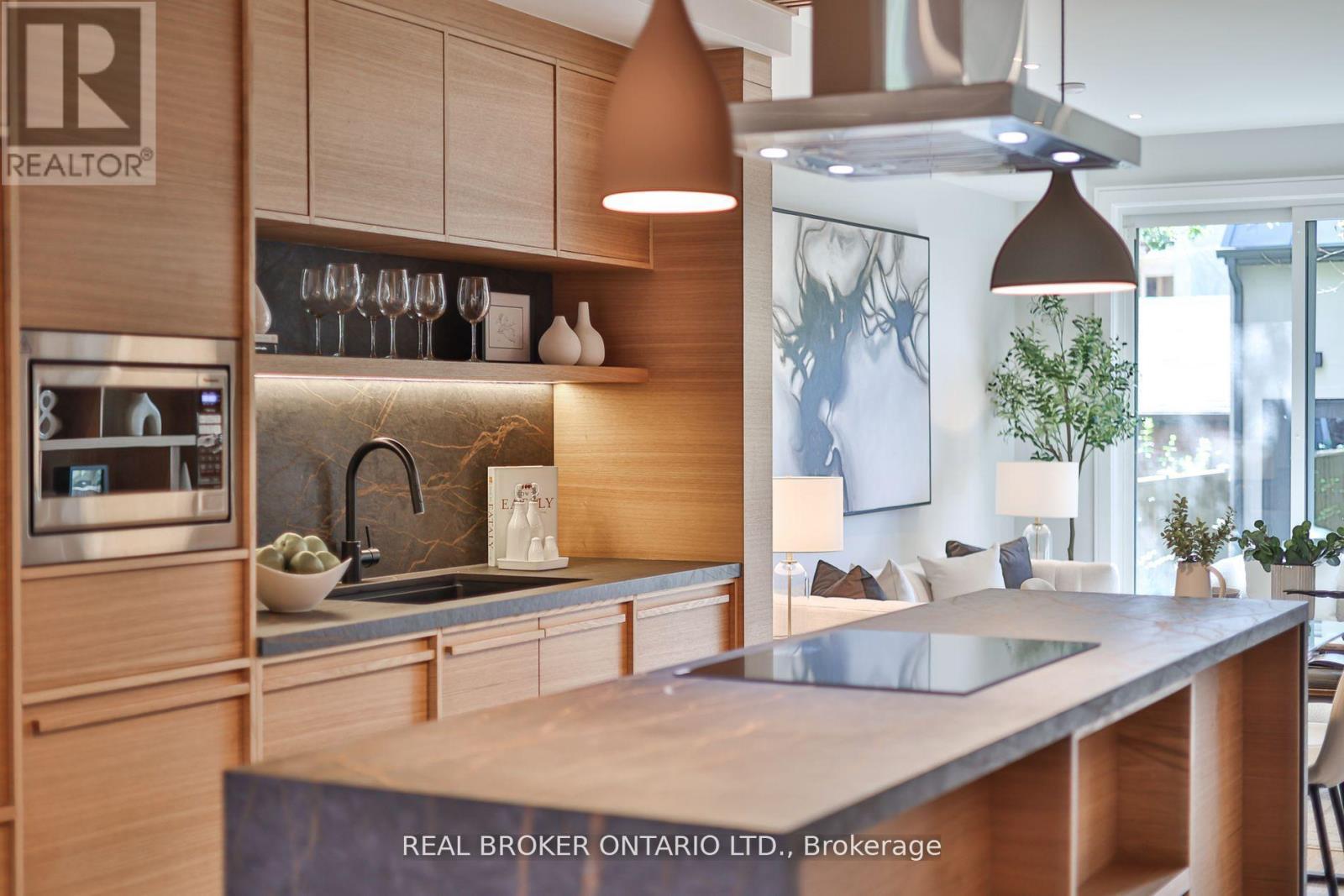 444 Roxton Road, Toronto, Ontario  M6G 3R4 - Photo 5 - C12485682