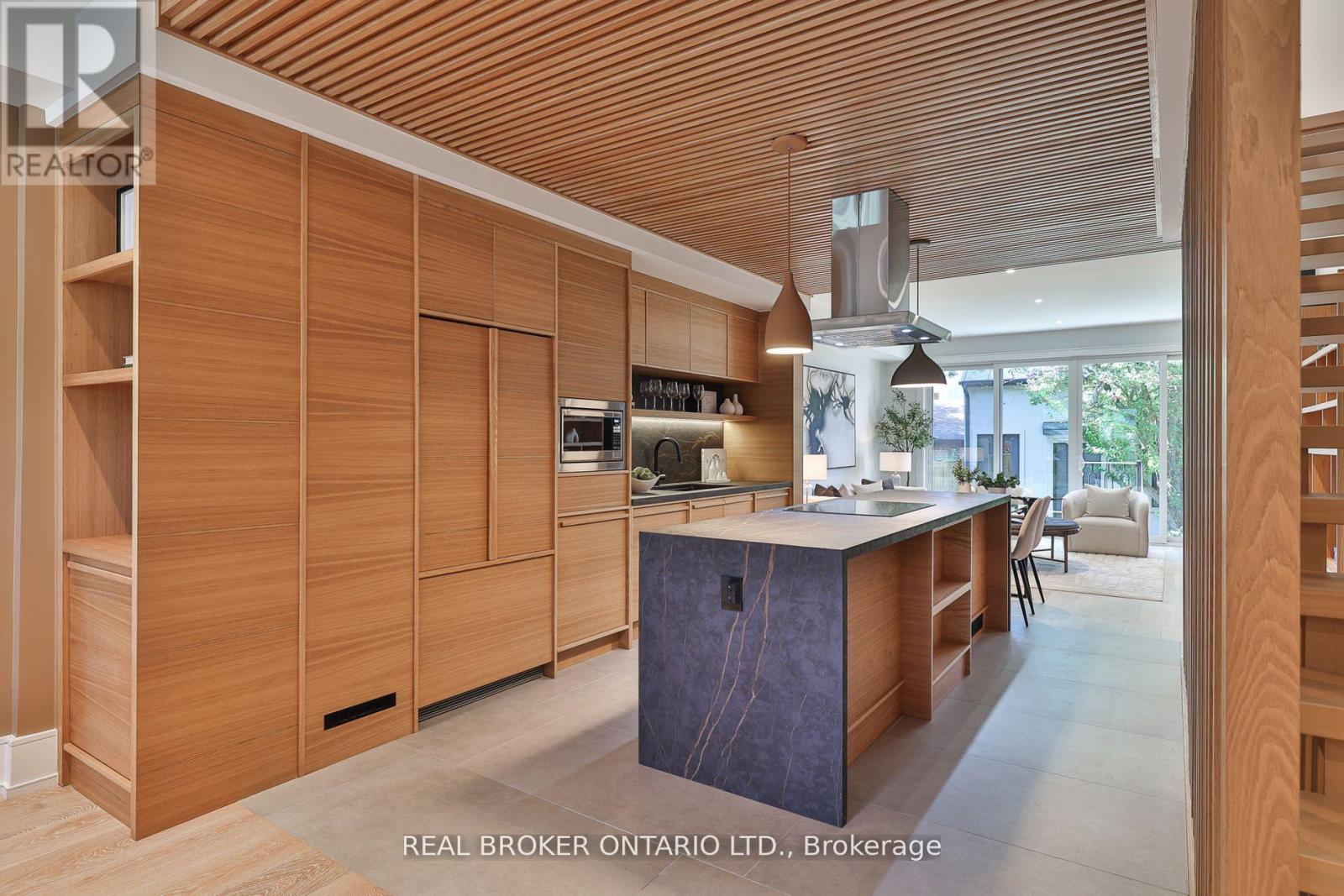 444 Roxton Road, Toronto, Ontario  M6G 3R4 - Photo 6 - C12485682