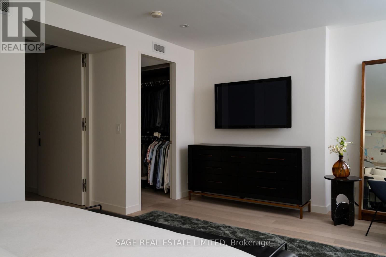 109 Hilton Avenue, Toronto, Ontario  M5R 3E8 - Photo 15 - C12485725