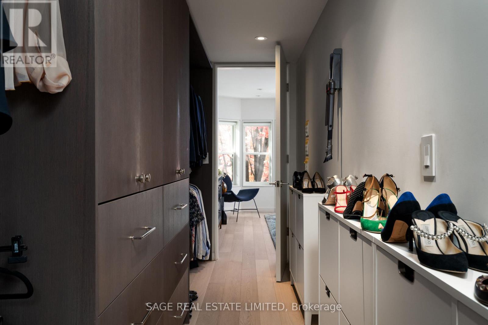 109 Hilton Avenue, Toronto, Ontario  M5R 3E8 - Photo 16 - C12485725