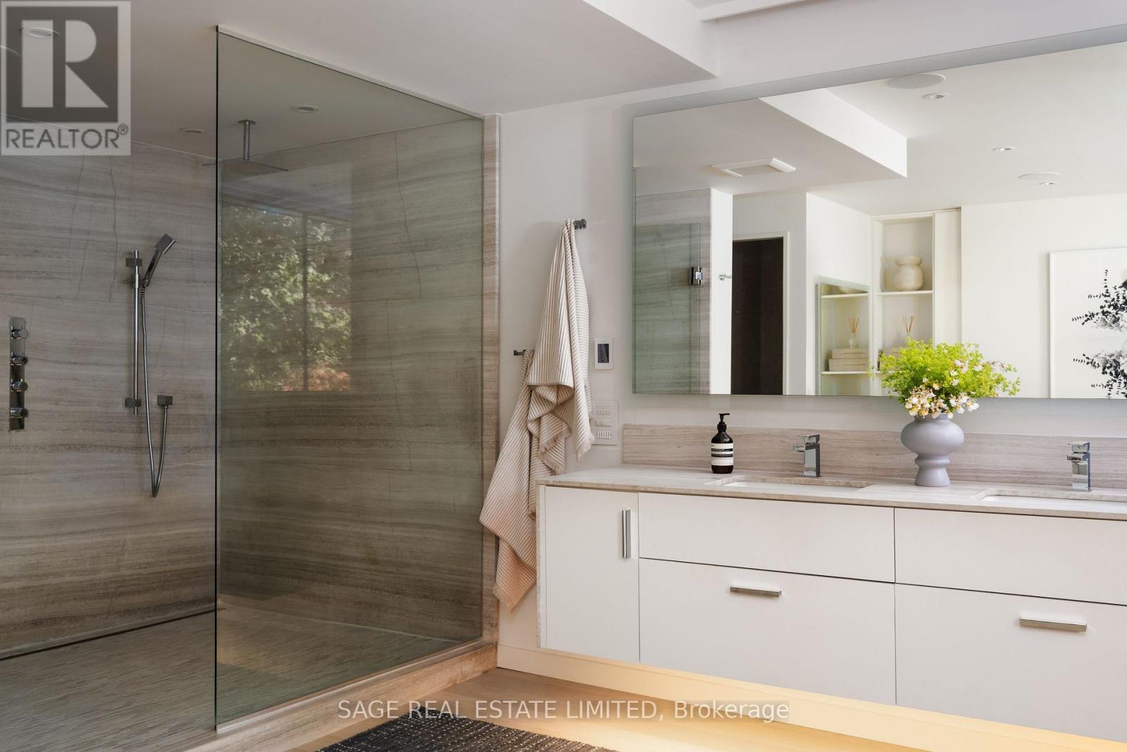 109 Hilton Avenue, Toronto, Ontario  M5R 3E8 - Photo 20 - C12485725