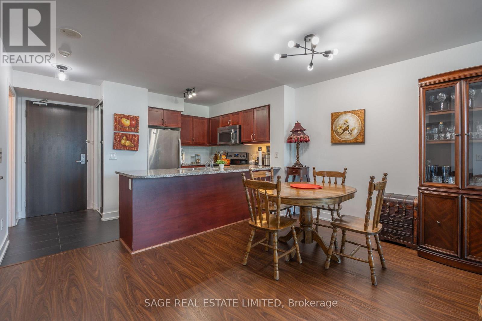 3712 - 19 Grand Trunk Crescent, Toronto, Ontario  M5J 3A3 - Photo 4 - C12485742