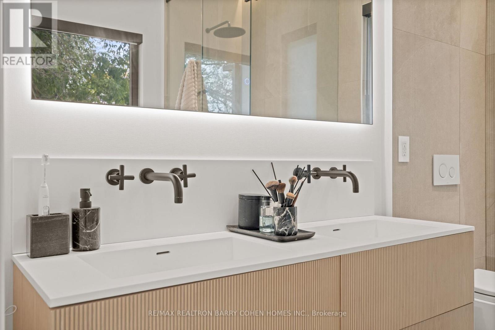 353 Broadway Avenue, Toronto (Bridle Path-Sunnybrook-York Mills), Ontario  M4P 1W8 - Photo 21 - C12485786