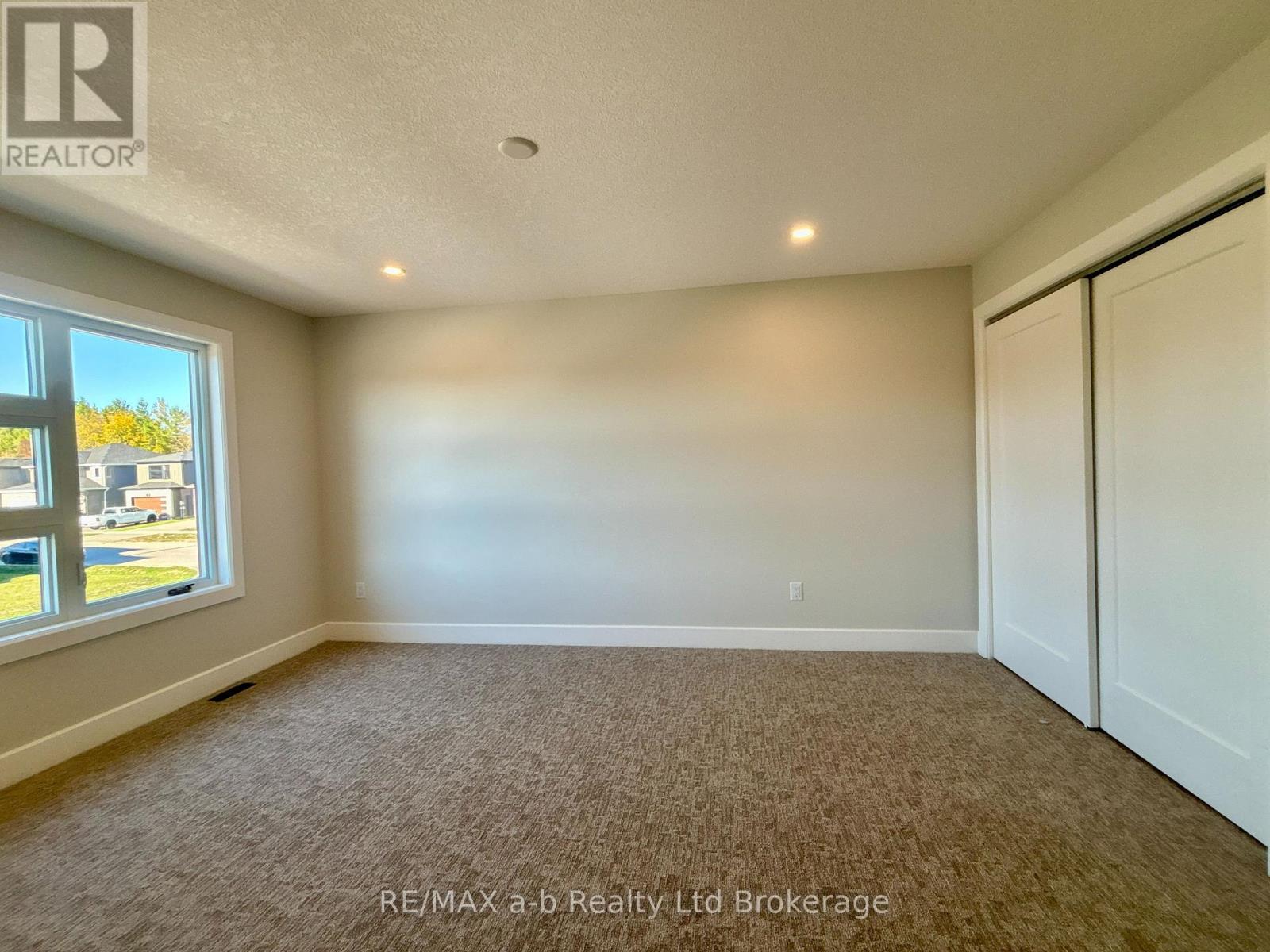 41 Cash Crescent, Ingersoll, Ontario  N5C 0E2 - Photo 13 - X12485818