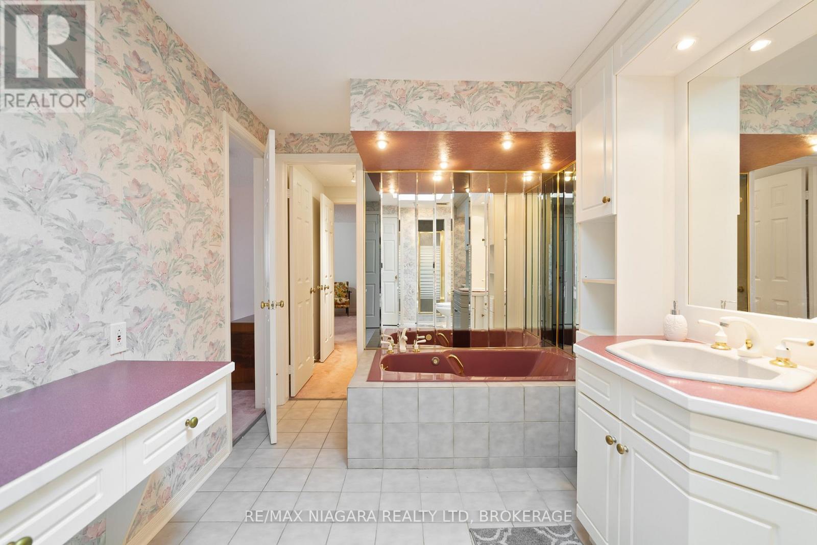 2 - 10 Elderwood Drive, St. Catharines, Ontario  L2S 3G3 - Photo 20 - X12485816