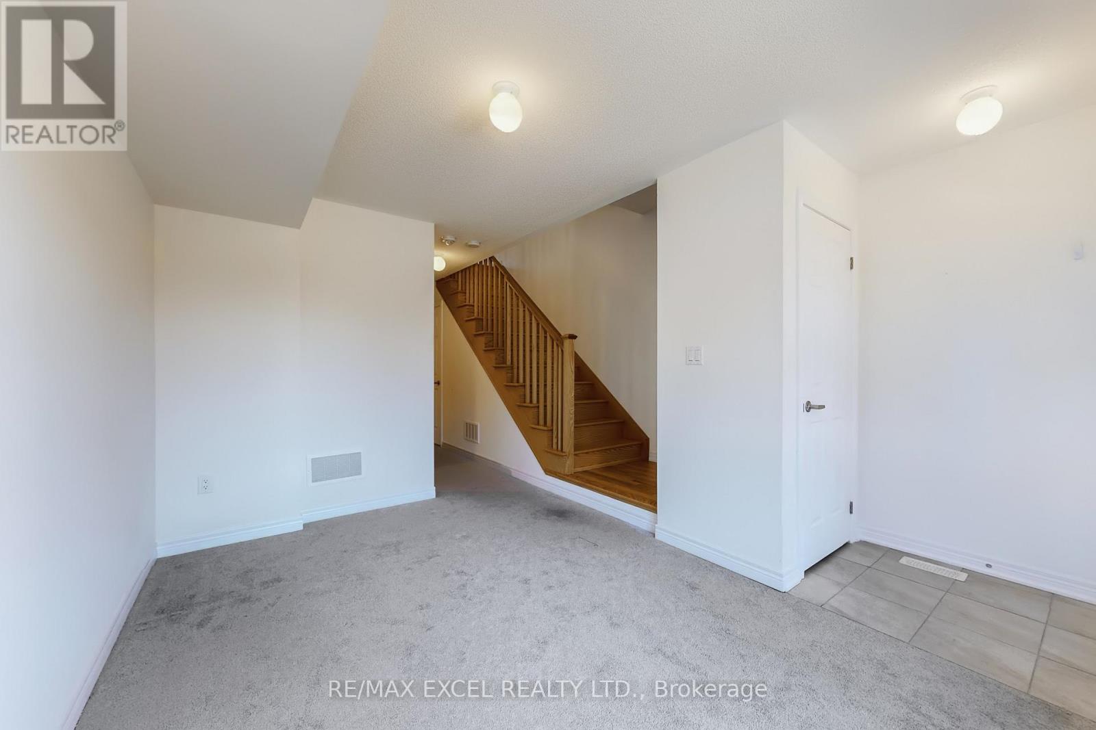 2839 Whites Road, Pickering, Ontario  L1X 0P4 - Photo 11 - E12485636