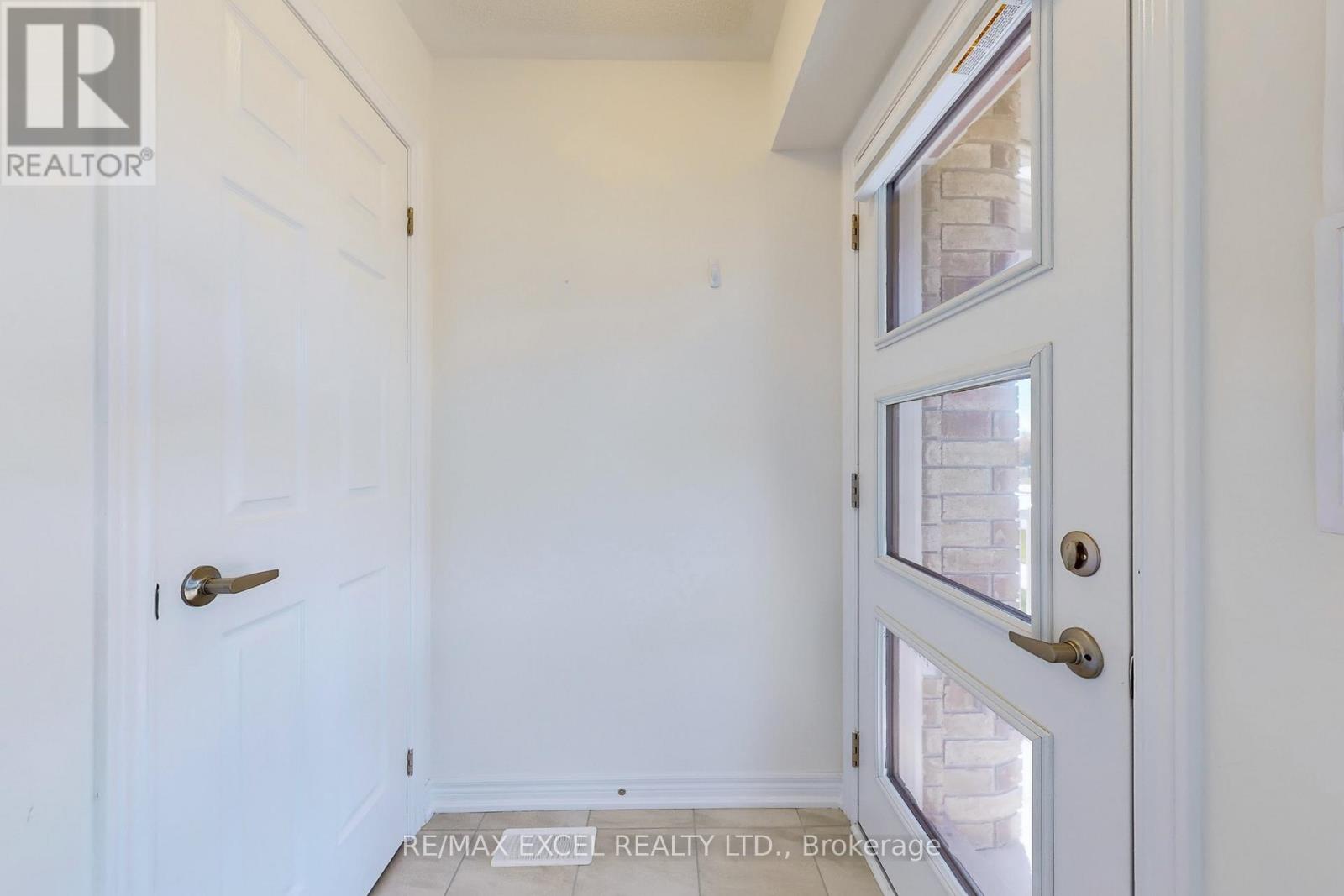 2839 Whites Road, Pickering, Ontario  L1X 0P4 - Photo 7 - E12485636