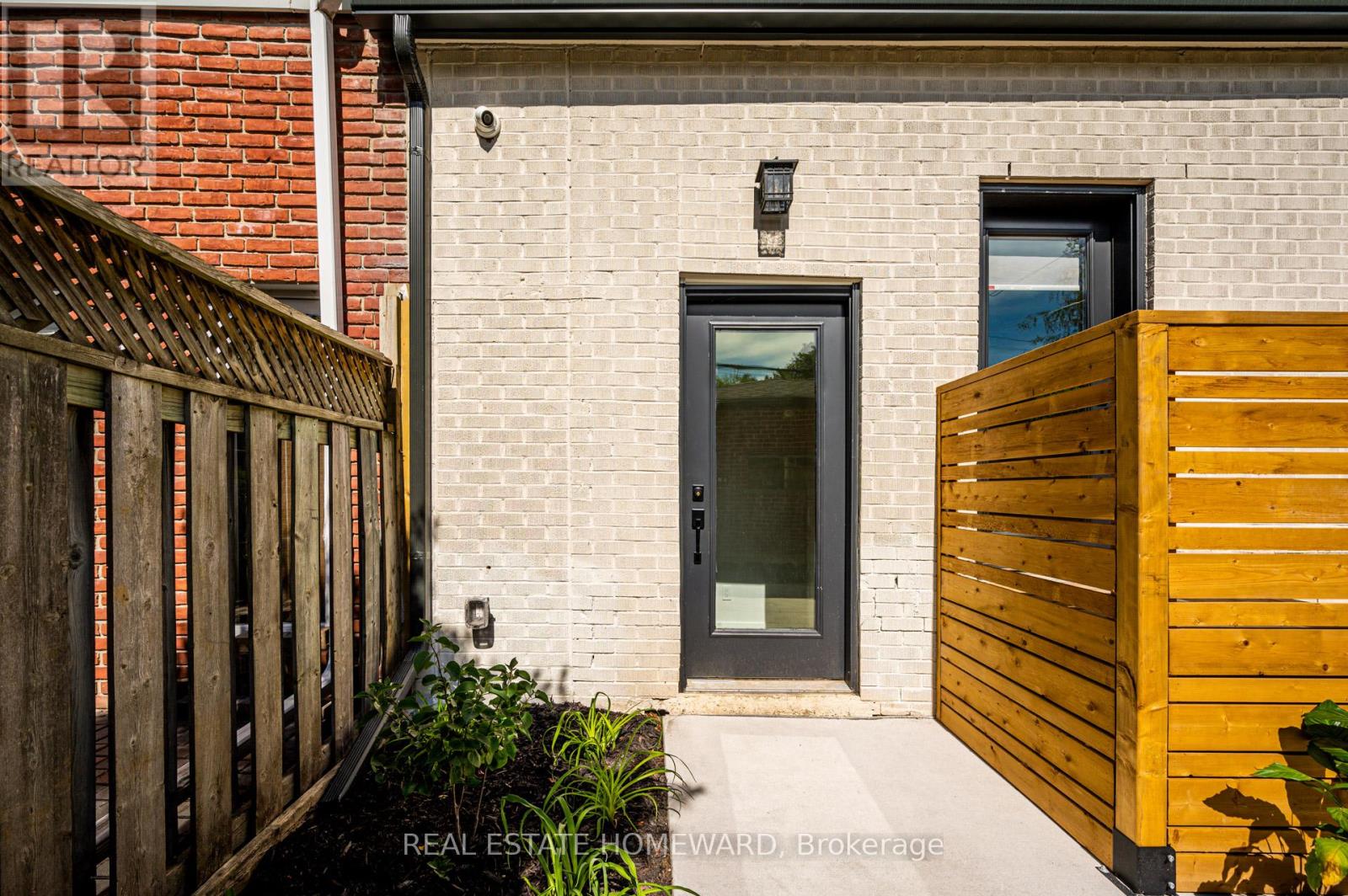 B - 40 Dewhurst Boulevard, Toronto, Ontario  M4J 3H9 - Photo 2 - E12485639