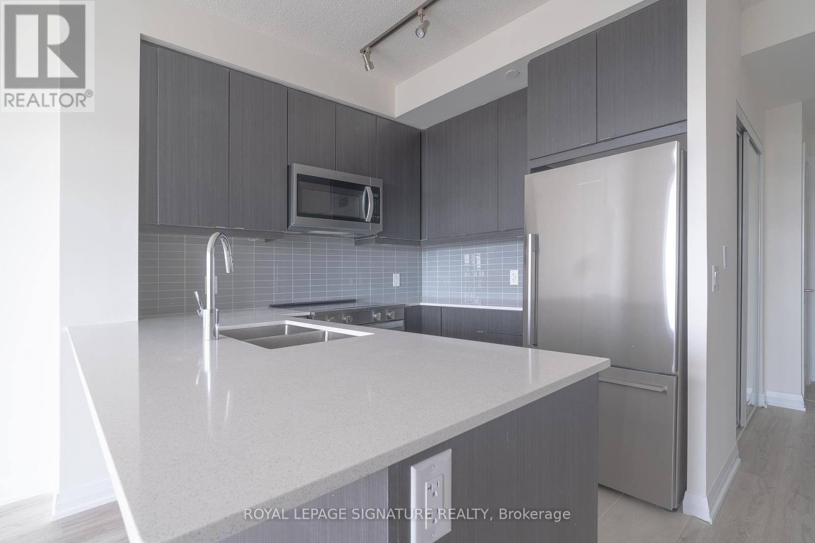 2303 - 3260 Sheppard Avenue E, Toronto, Ontario  M1T 3K3 - Photo 4 - E12485657