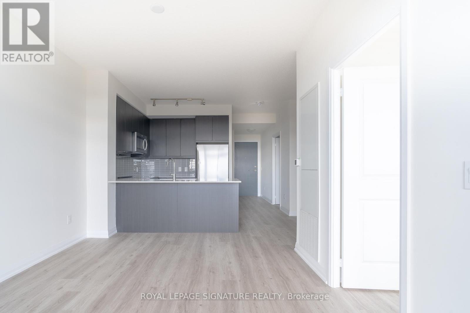 2303 - 3260 Sheppard Avenue E, Toronto, Ontario  M1T 3K3 - Photo 8 - E12485657