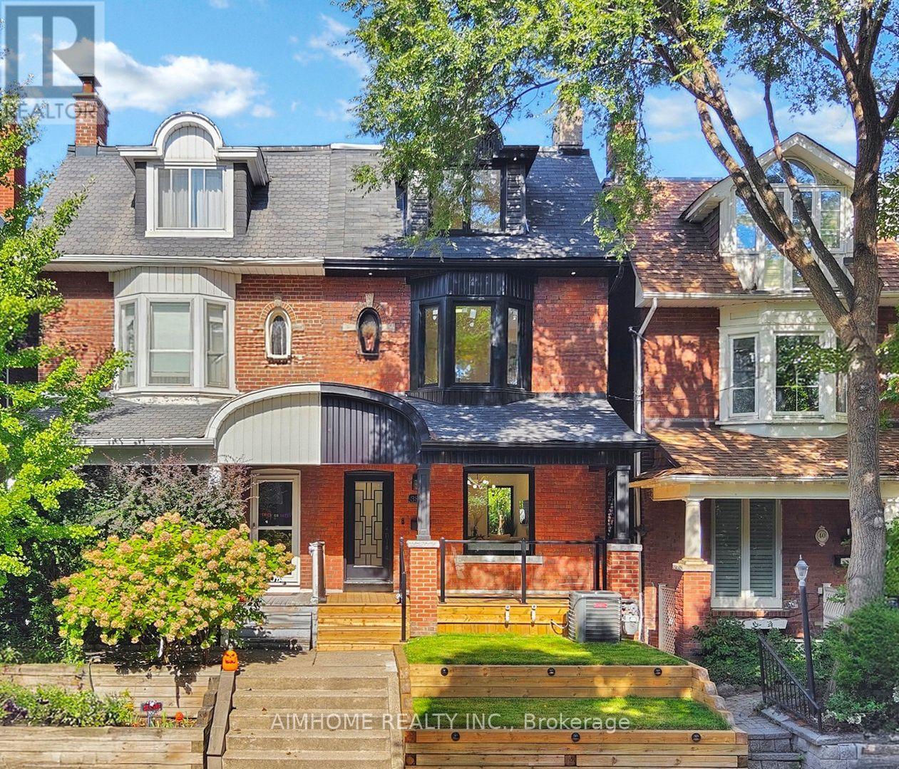 38 SPARKHALL AVENUE, Toronto, Ontario