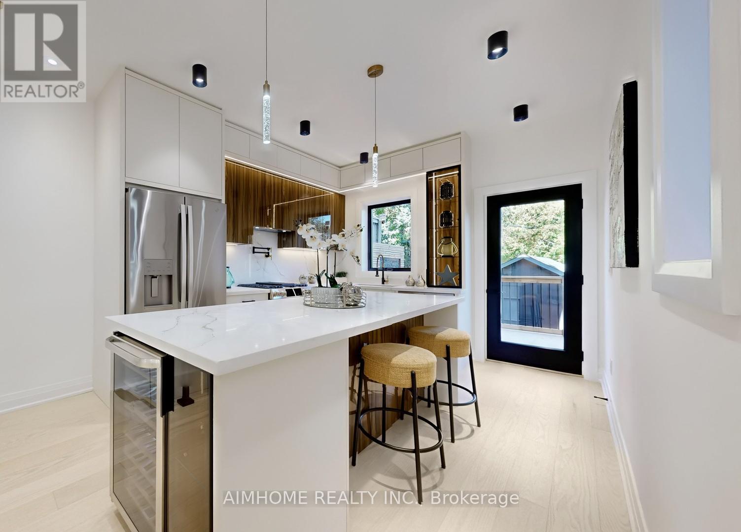 38 Sparkhall Avenue, Toronto, Ontario  M4K 1G5 - Photo 12 - E12485661