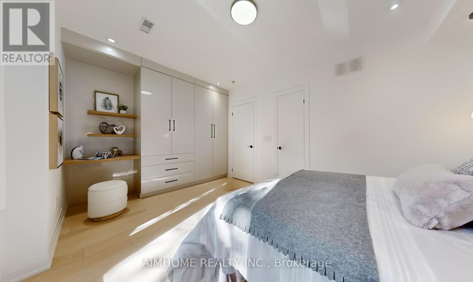 38 Sparkhall Avenue, Toronto, Ontario  M4K 1G5 - Photo 17 - E12485661