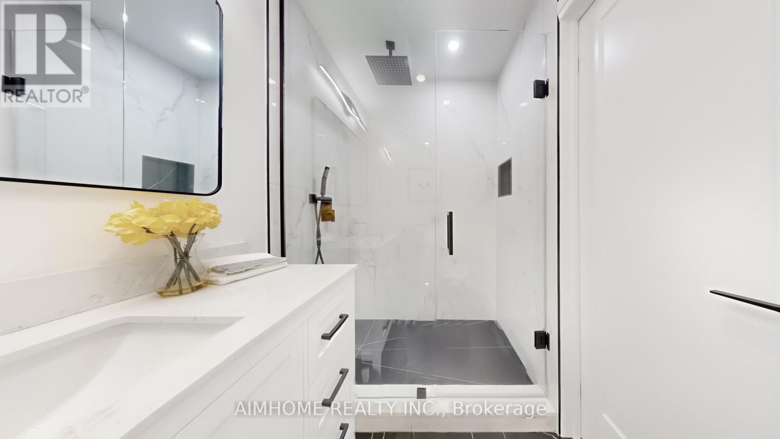 38 Sparkhall Avenue, Toronto, Ontario  M4K 1G5 - Photo 26 - E12485661