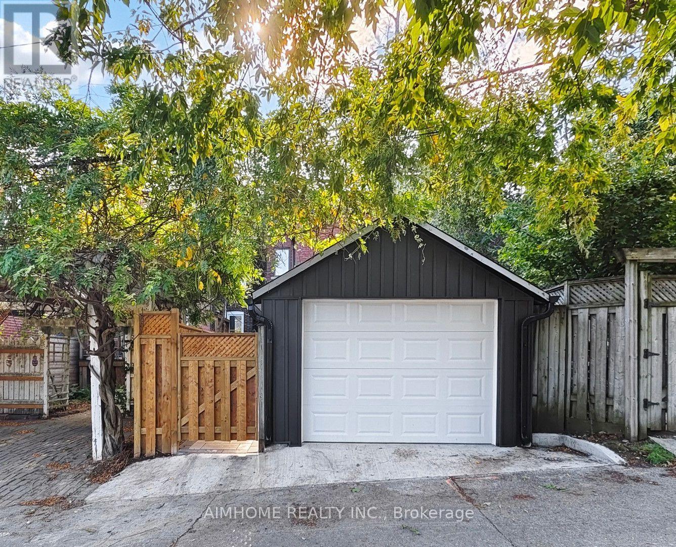 38 Sparkhall Avenue, Toronto, Ontario  M4K 1G5 - Photo 39 - E12485661