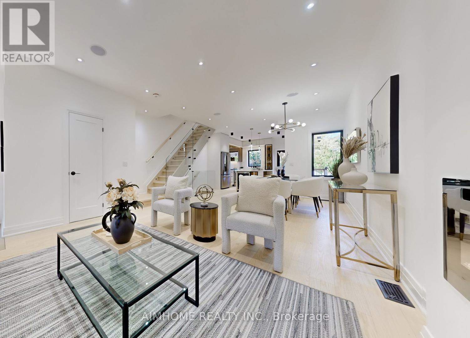 38 Sparkhall Avenue, Toronto, Ontario  M4K 1G5 - Photo 6 - E12485661